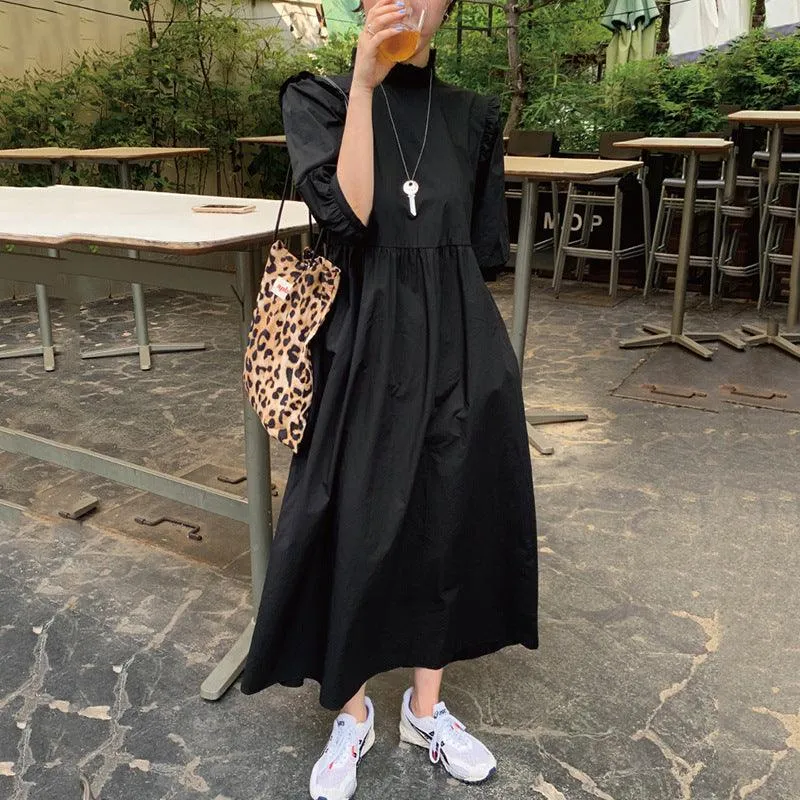 Stand-up collar dress with wood ears