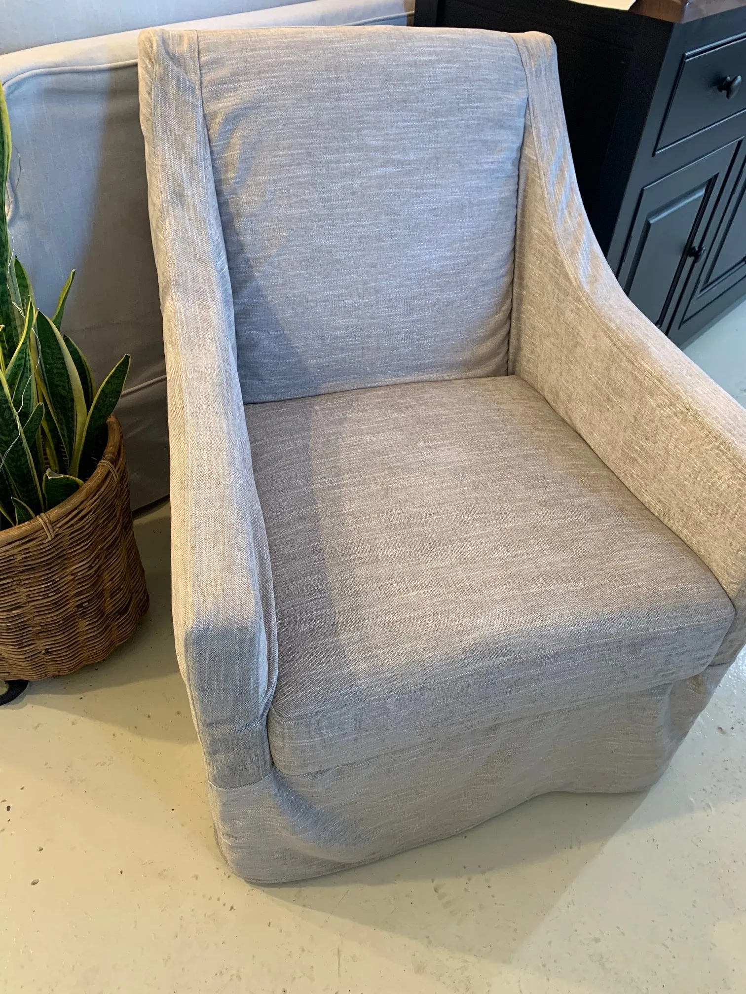 SUSAN SWIVEL CHAIR
